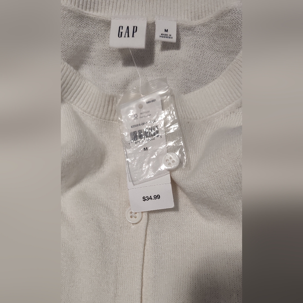 GAP Ivory Cardigan - Picture 2 of 2